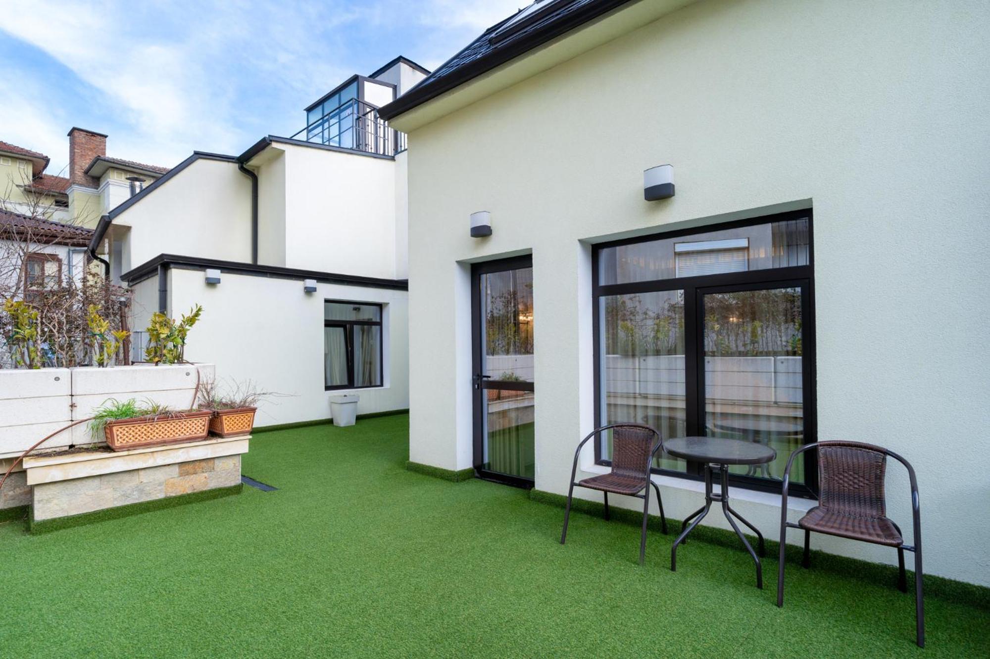 Studio with Balcony - Free Spa Access