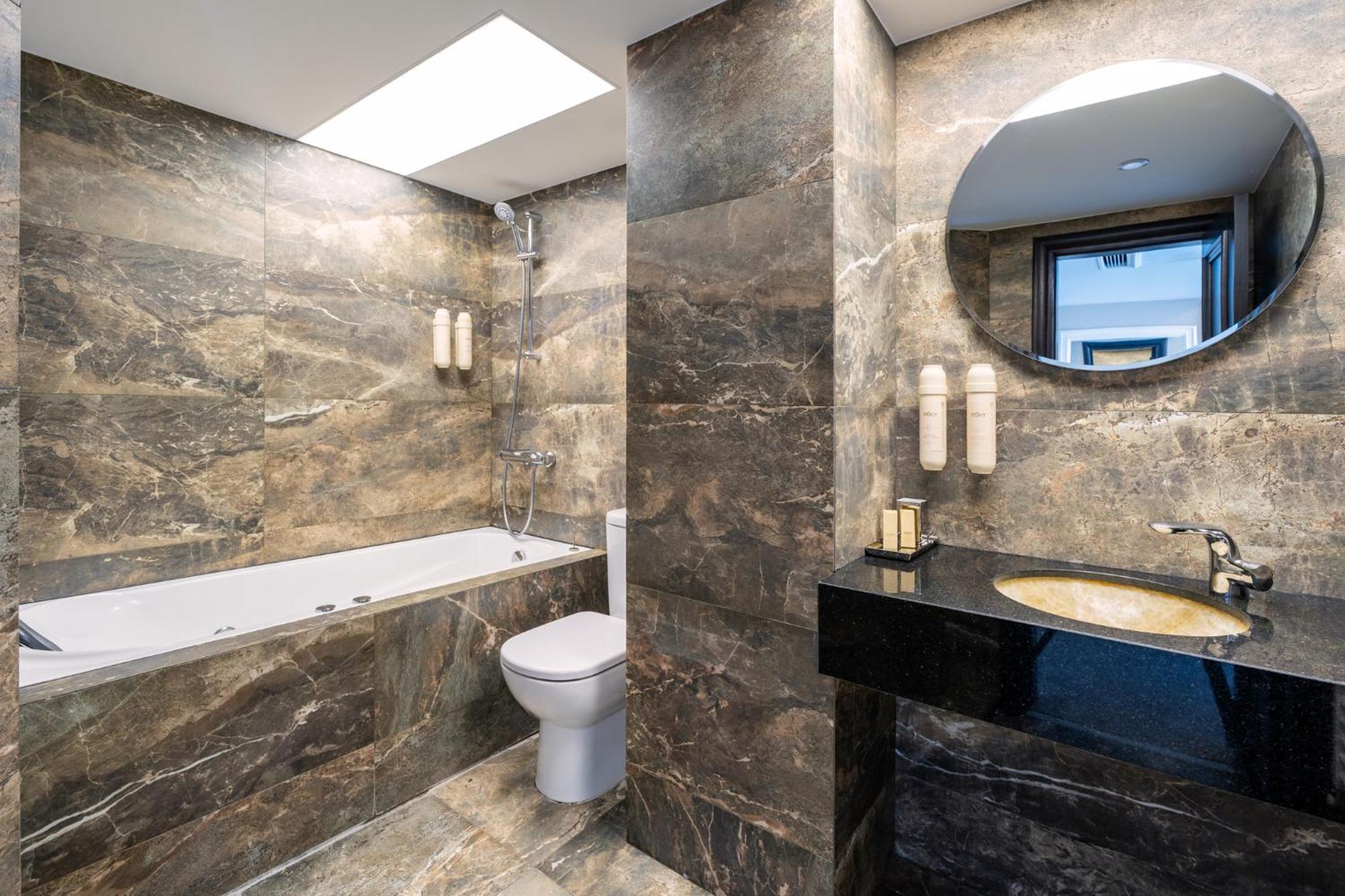 Studio with Tsarevets View - Free Spa Access